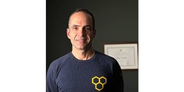 Soğuk duş meraklıları 31 Aralık’ta İstanbul Caddebostan’dan denize girdi