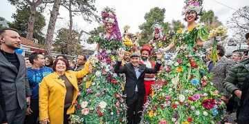Soyer: “Akdeniz’in en büyük koku bahçesi Karaburun’dur”