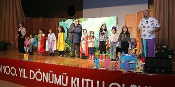 Tiyatro aktifliğine çocuklardan büyük ilgi