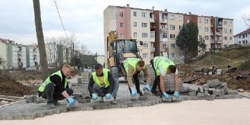 Yeniceköy’de 15 Sokakta Kaplama Çalışması Sürüyor