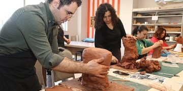 Yetenekler, hoş sanatlar akademisi’nin sanat eğitimleriyle geleceğe hazırlanıyor