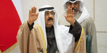 Kuveyt Emiri Sabah, Meclis’i feshetti