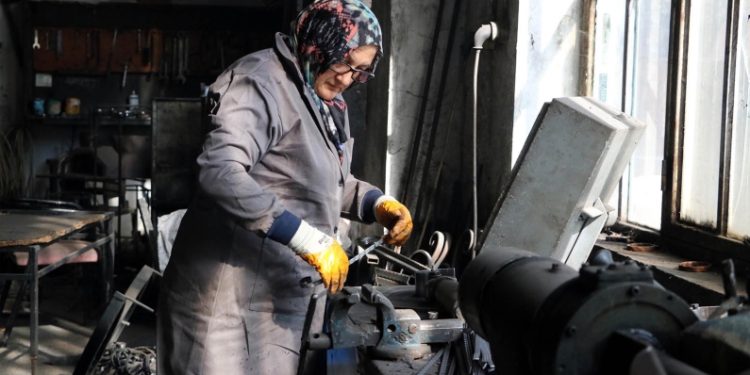 Sanayide çalışan kadın sayısı 8 kat arttı