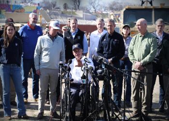 Teksas gerilimi sürüyor: 15 validen Biden’a karşı ‘gövde gösterisi’