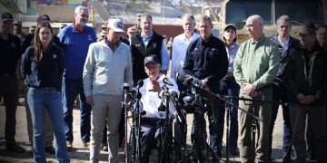 Teksas gerilimi sürüyor: 15 validen Biden’a karşı ‘gövde gösterisi’