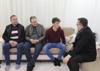 Ak Parti Belediye Lider Adayı Savran’dan konut ziyaretleri