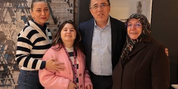 AK Parti Nevşehir Belediye Lider Adayı Dr. Mehmet Savran, hafta sonu seçim çalışmalarını sürdürerek esnaf ziyaretleri gerçekleştirdi