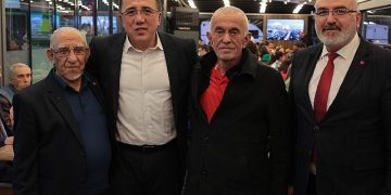 AK Parti Nevşehir Belediye Lider Adayı Dr. Mehmet Savran, “Hemşehrilerimizden aldığımız güç, dua ve takviyeyle onlara hizmet etmeye devam edeceğiz.” dedi