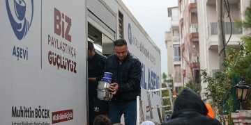 Antalya Büyükşehir Belediye Lideri Muhittin Böcek sel bölgesinde