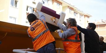 Antalya Büyükşehir sel bölgesindeki vatandaşların yanında