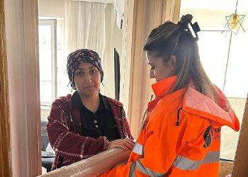 Antalya Büyükşehir’den selzedelere eşya yardımı