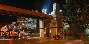 Antalya Büyükşehir’den üstgeçitlere bakım tamirat çalışması