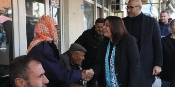 Aydın Büyükşehir Belediye Lideri Hasret Çerçioğlu Germencik Pazarı’nda Vatandaşlarla Bir Ortaya Geldi