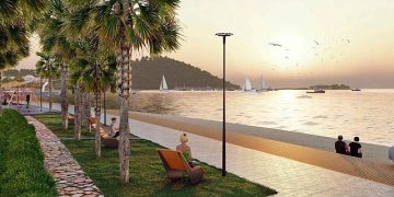 Aydın Büyükşehir Belediyesi, Kuşadası merkezde 2 bin 500 metrelik uzunluğundaki kıyı şeridinde düzenleme yapmaya başladı