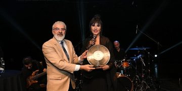 Ayşegül Aldinç Sevilen Müziklerini Küçüçekmeceliler İçin Söyledi