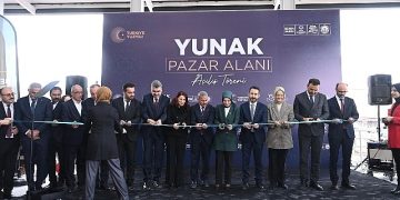 Bakan Göktaş Konya Büyükşehir’in Yunak’a Kazandırdığı Kapalı Pazar Yerinin Açılışını Yaptı