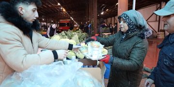 Başiskele’de pazarcıya sıcak sabah çorbası