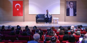 Buca Belediyesi’nden Sevgililer Günü’ne özel şov