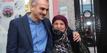 Bünyamin Çiftçi, çarşı pazar geziyor