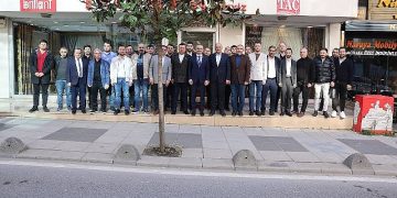 Bünyamin Çiftçi, esnaflarla bir ortaya geldi