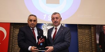 Büyükakın, Türk Büro-Sen’in moral gecesine katıldı