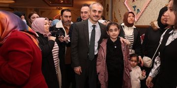 Çiftçi, “Çayırova’daki her bir yavrumuz geleceğimizin teminatıdır”