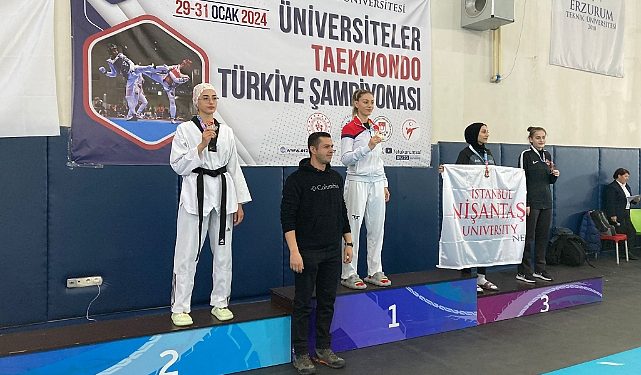 DEÜ’lü Tekvandocu Türkiye şampiyonasından Gümüş madalya ile döndü
