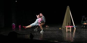 “Dikkat Nine Çıkabilir” prömiyerini yaptı