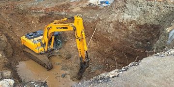 Duraklı-Alihocalar köprüsünde temel hafriyatı ve beton dökümü