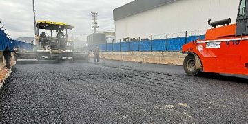 Ford fabrikasına ulaşımın sağlandığı yola asfalt