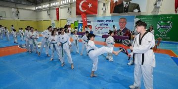 Gaziemir’in taekwondocularından jenerasyon gayreti
