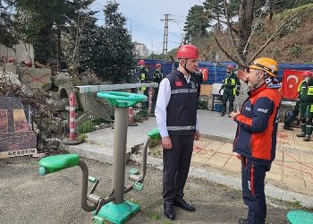Gölcük Belediyesi’nin desteklediği Gölcük Arama Kurtarma Derneği GESOTİM takımı, AFAD akreditasyonu alabilmek için AFAD tatbikata katıldı
