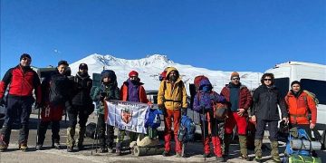 İnegöllü Dağcılar 3917 Rakıma Tırmandı