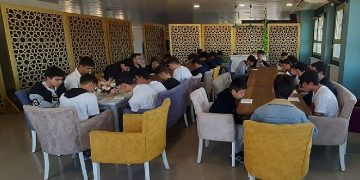 İzmir Vilayet Ulusal Eğitim Müdürlüğü Büyük Sarsıntının 1. Yıldönümünde de Depremzedelerin Yanında