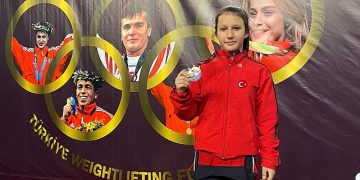 İzmirli Genç Atletlerden Büyük Muvaffakiyet