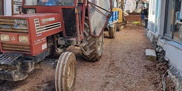 Karaburun Cumhuriyet Caddesi atık su sınırına kavuştu