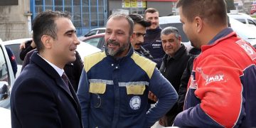 Karaman Belediye Lideri Savaş Kalaycı’nın, yeni sanayi sitesindeki esnaf ziyaretleri devam ediyor.
