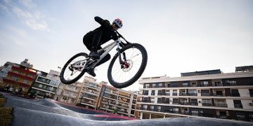 Karşıyaka’da heyecanın adresi Pump Track Bisiklet Parkuru oldu