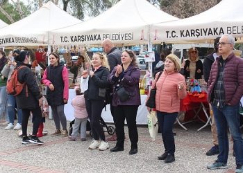 Karşıyaka’da “Sevgililer Günü Pazarı” açıldı
