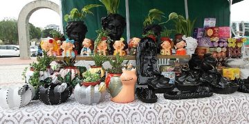 Karşıyaka’da Sevgililer Günü Pazarı