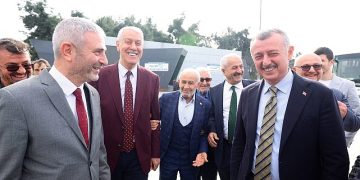 Kocaeli Büyükşehir Belediye Lideri Tahir Büyükakın’a Gebze’de sevgi seli