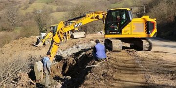 Kocaeli Büyükşehir’den mezarlıklara binlerce metre taş duvar ve tel çit