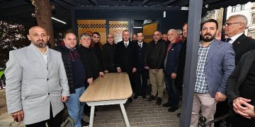 Lider Büyükakın İzmit esnafıyla buluştu