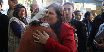 Lider Çerçioğlu’na Sultanhisar’da sevgi seli