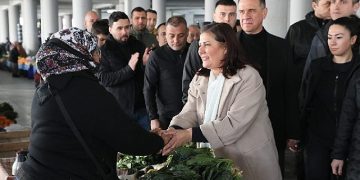 Lider Çerçioğlu’na Yenipazar’da sevgi seli