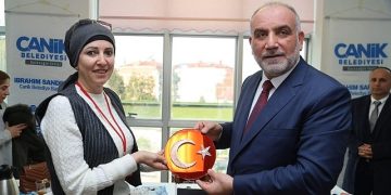 Lider İbrahim Sandıkçı: “5 yılda 3 bin 730 hanım kardeşimize sertifikalı mesleksel eğitim verdik”