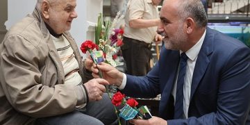 Lider İbrahim Sandıkçı’ya Büyüklerden Dua