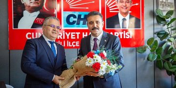 Lider Kırgöz’ün İlçe Ziyareti Mitinge Dönüştü