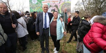 Muğla Büyükşehir Üreticilere Meyve Fidanı Dağıtımına Başladı