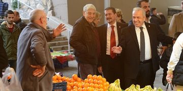 Şadi Özdemir Cumhuriyet Mahallesi’nde vatandaşı dinledi